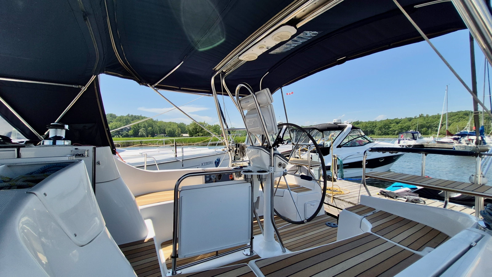 2006 Hunter 410 Deck Salon