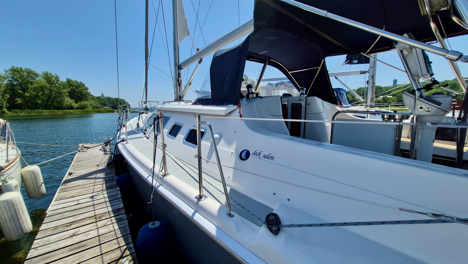 2006 Hunter 410 Deck Salon