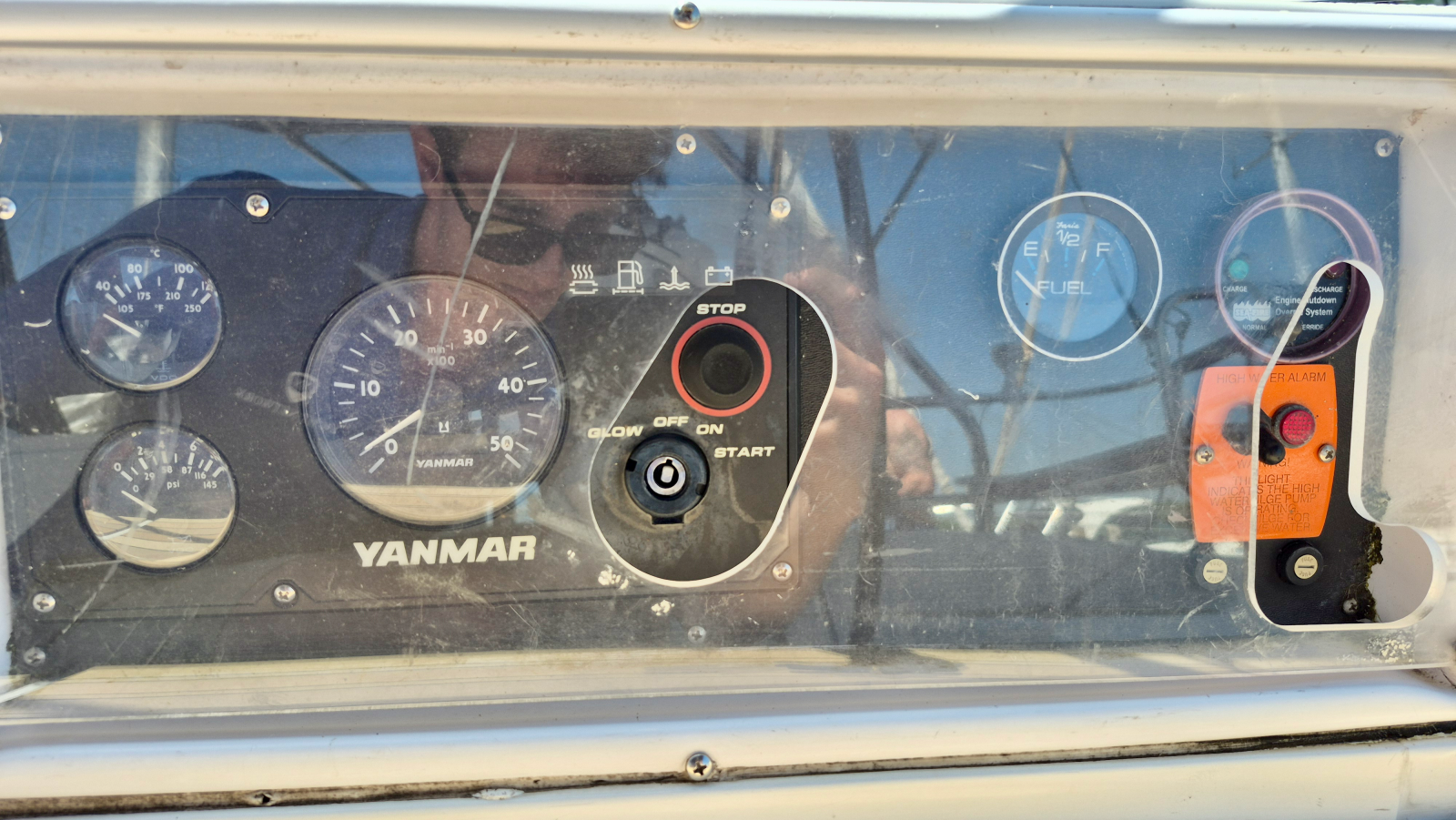 2006 Hunter 410 Deck Salon