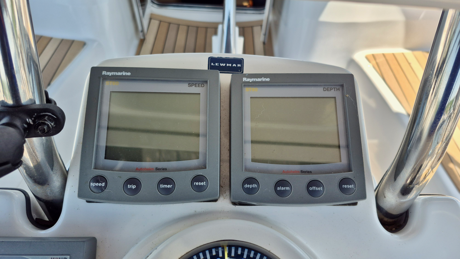 2006 Hunter 410 Deck Salon
