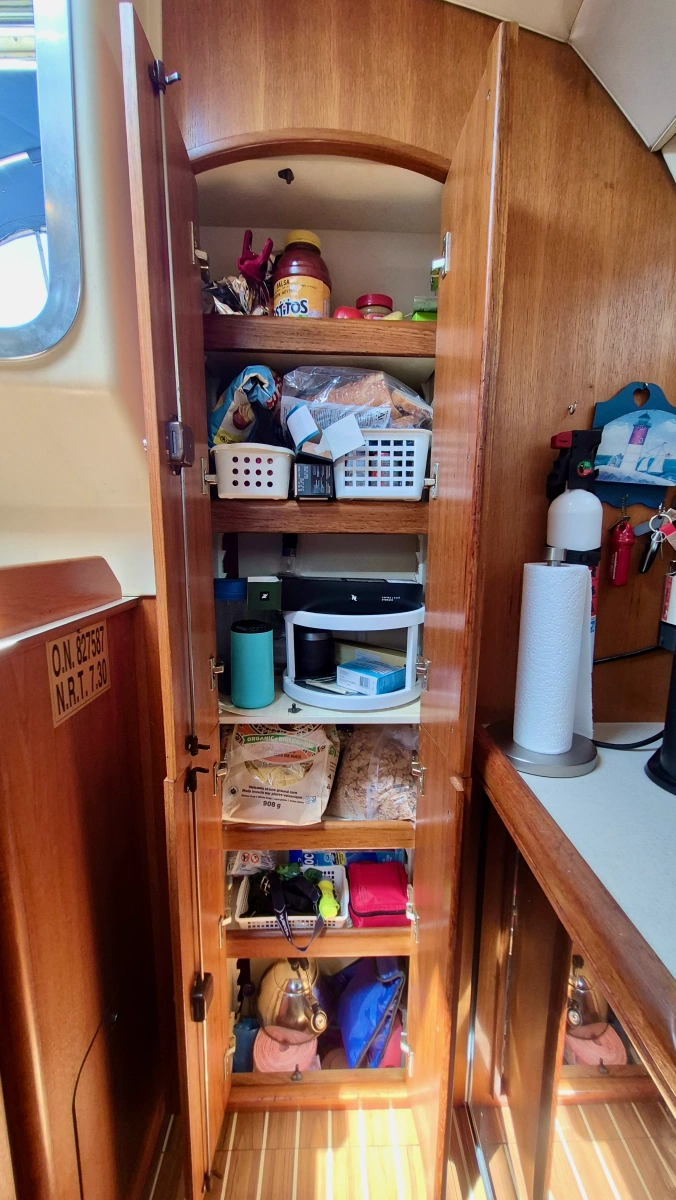 2006 Hunter 410 Deck Salon