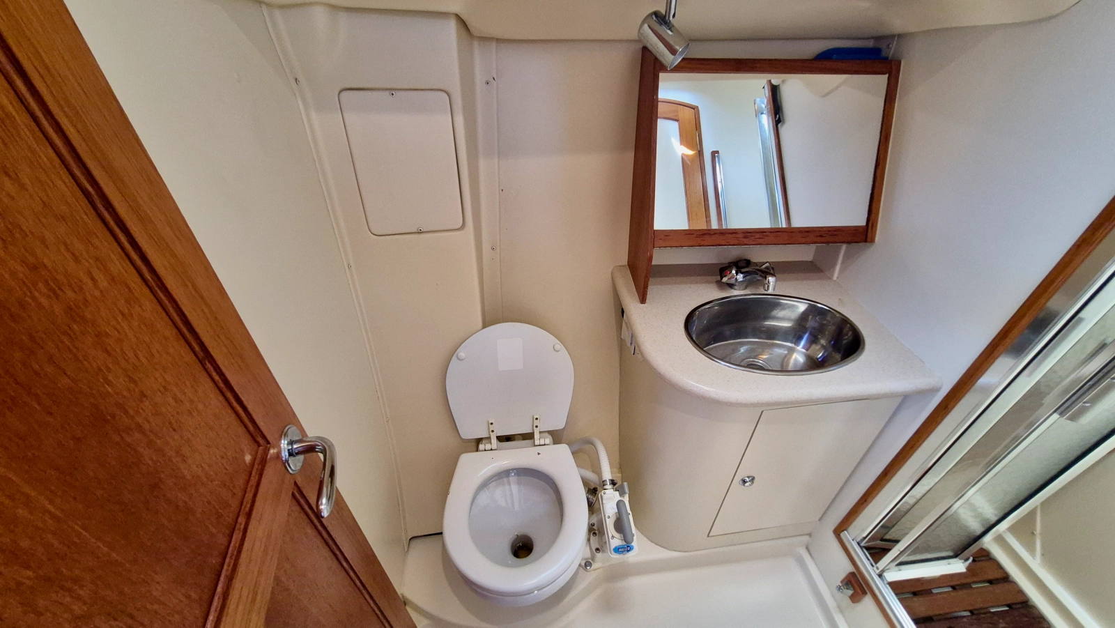 2006 Hunter 410 Deck Salon