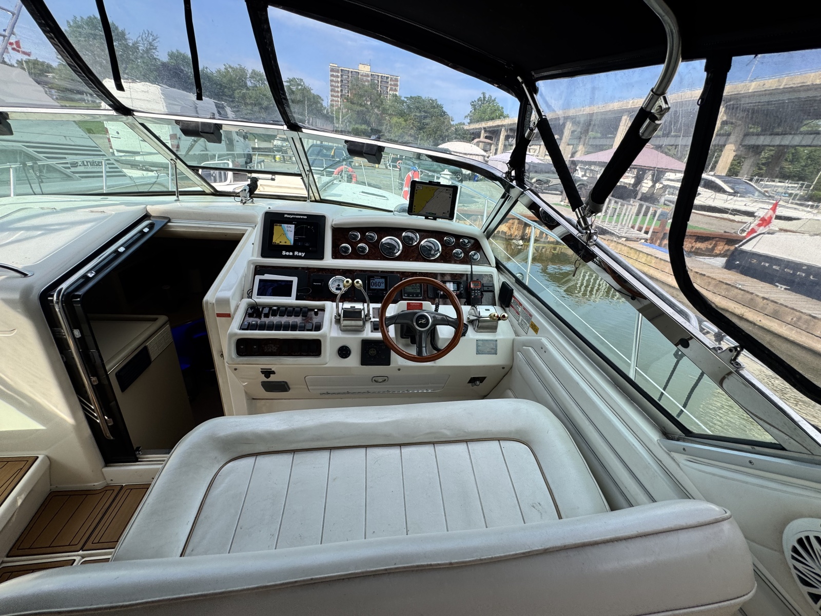 1998 Sea Ray 400 Express