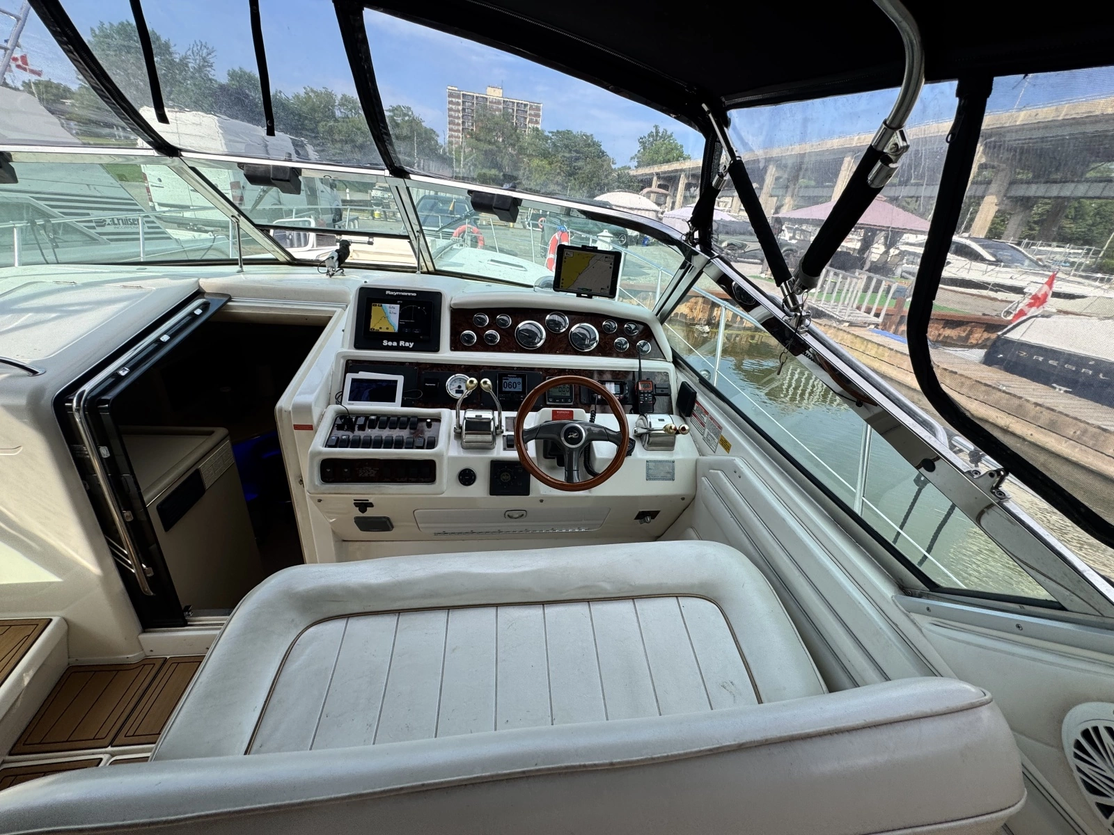 1998 Sea Ray 400 Express