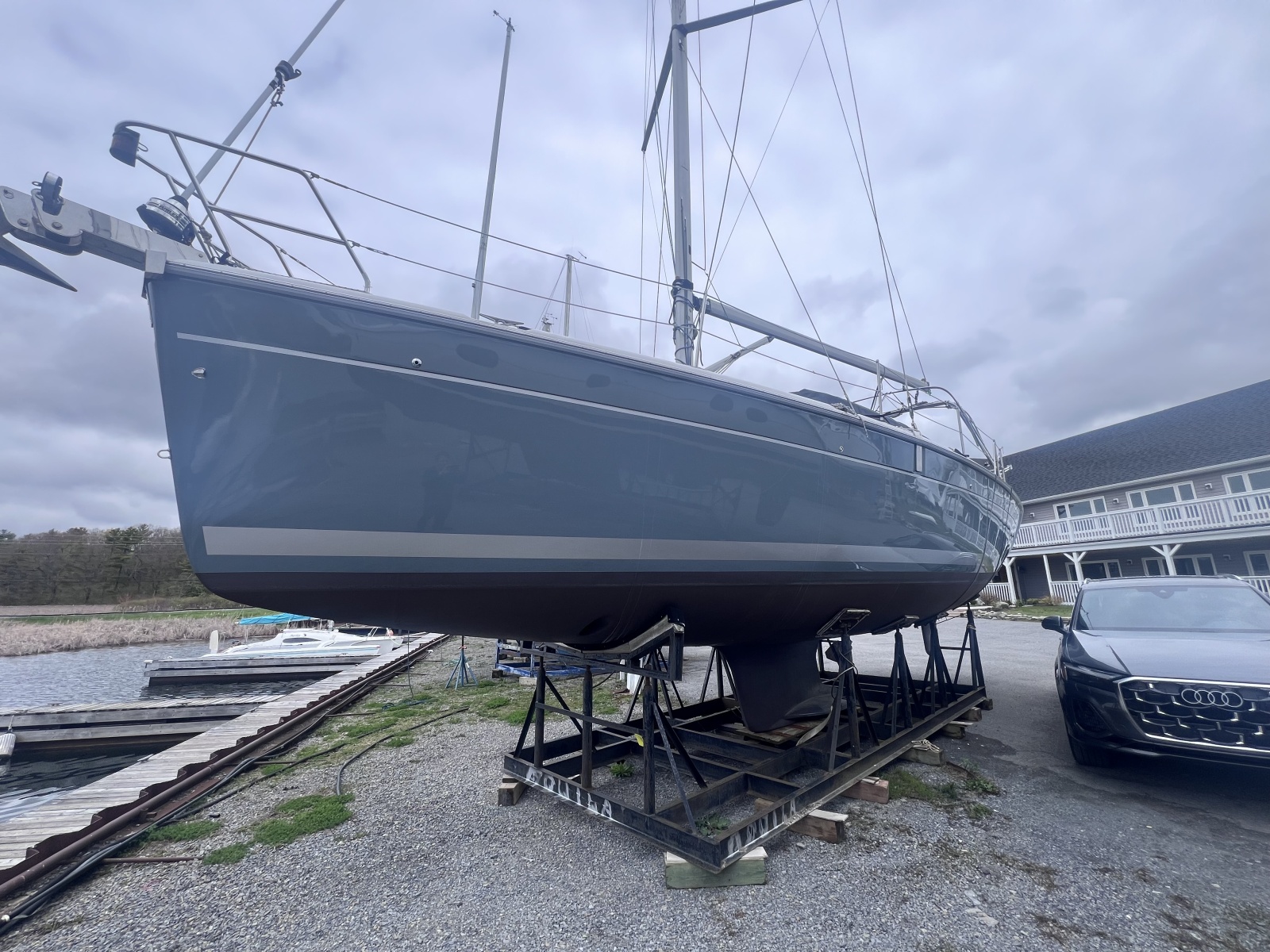 2006 Hunter 410 Deck Salon