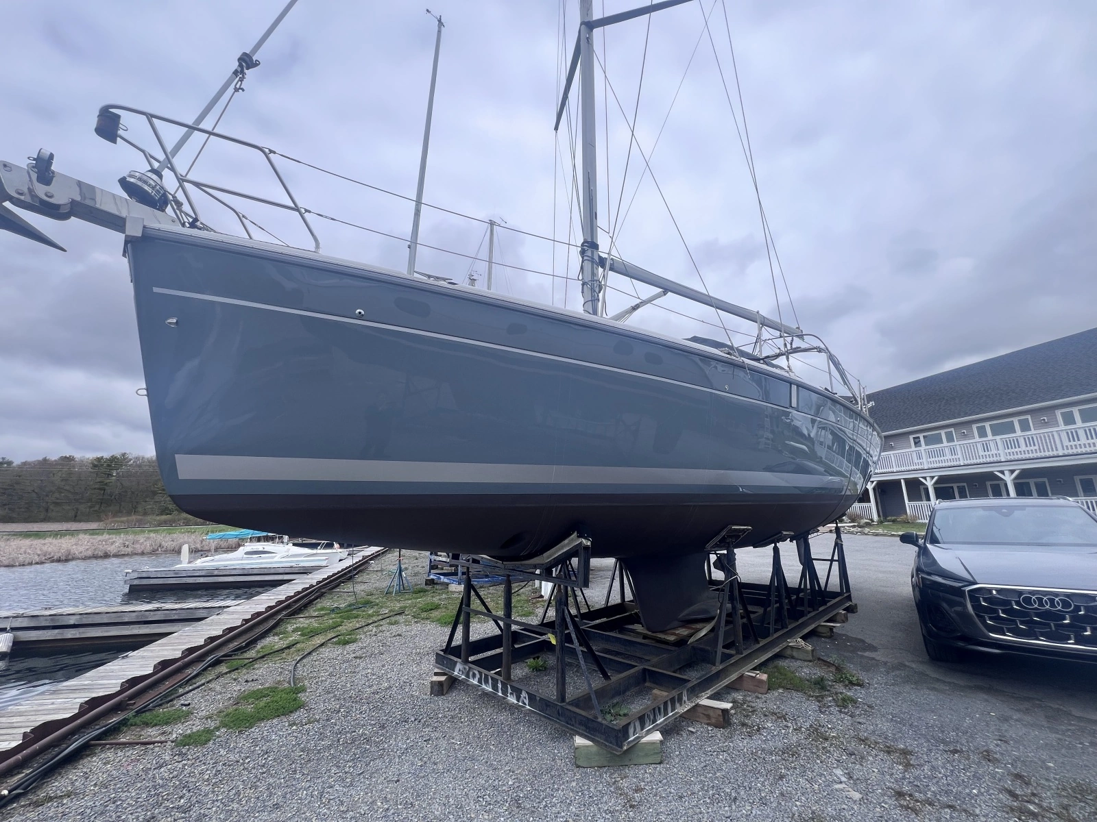 2006 Hunter 410 Deck Salon