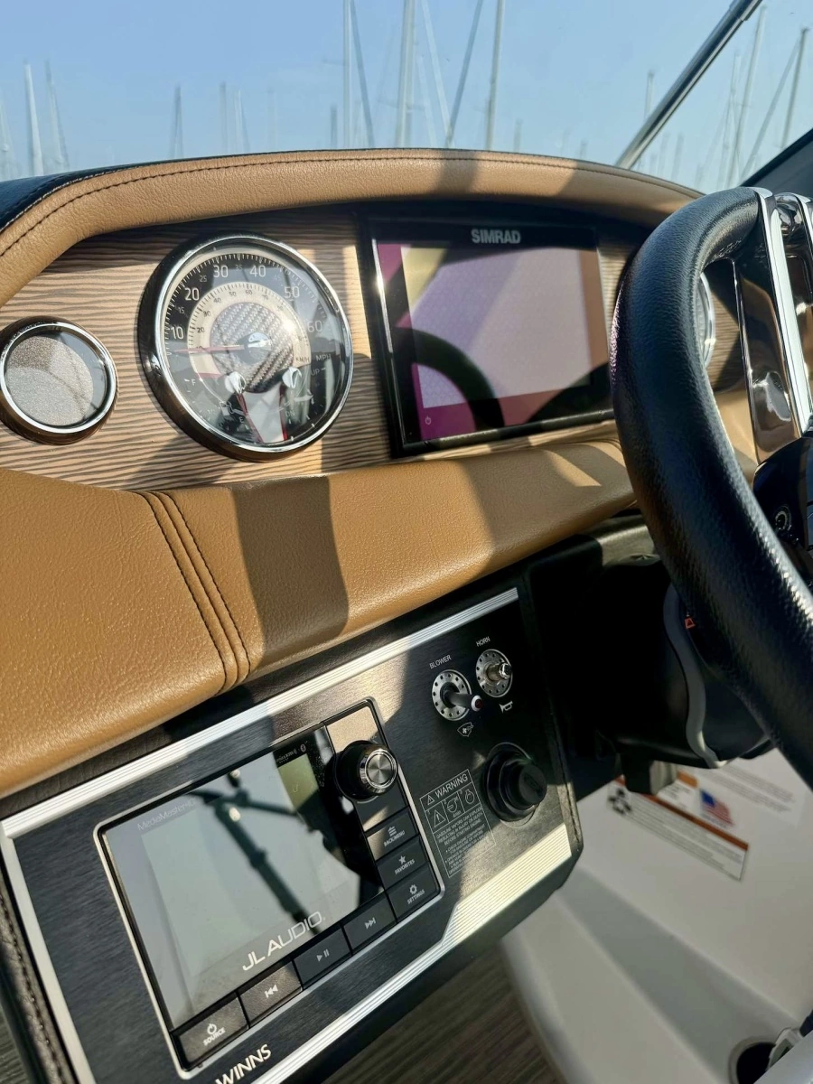 2022 Four Winns H260