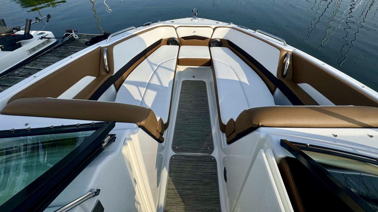 2022 Four Winns H260