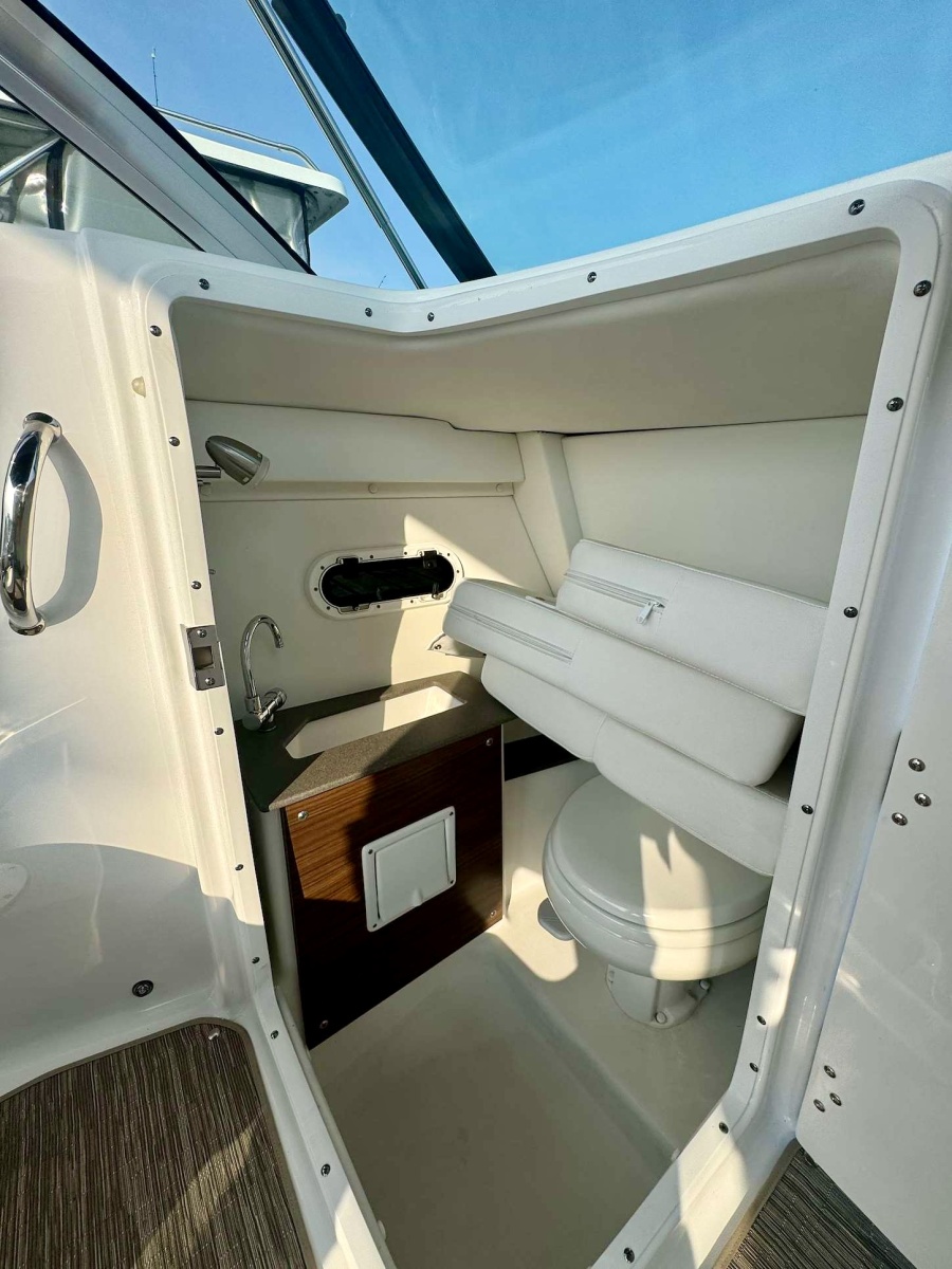 2022 Four Winns H260