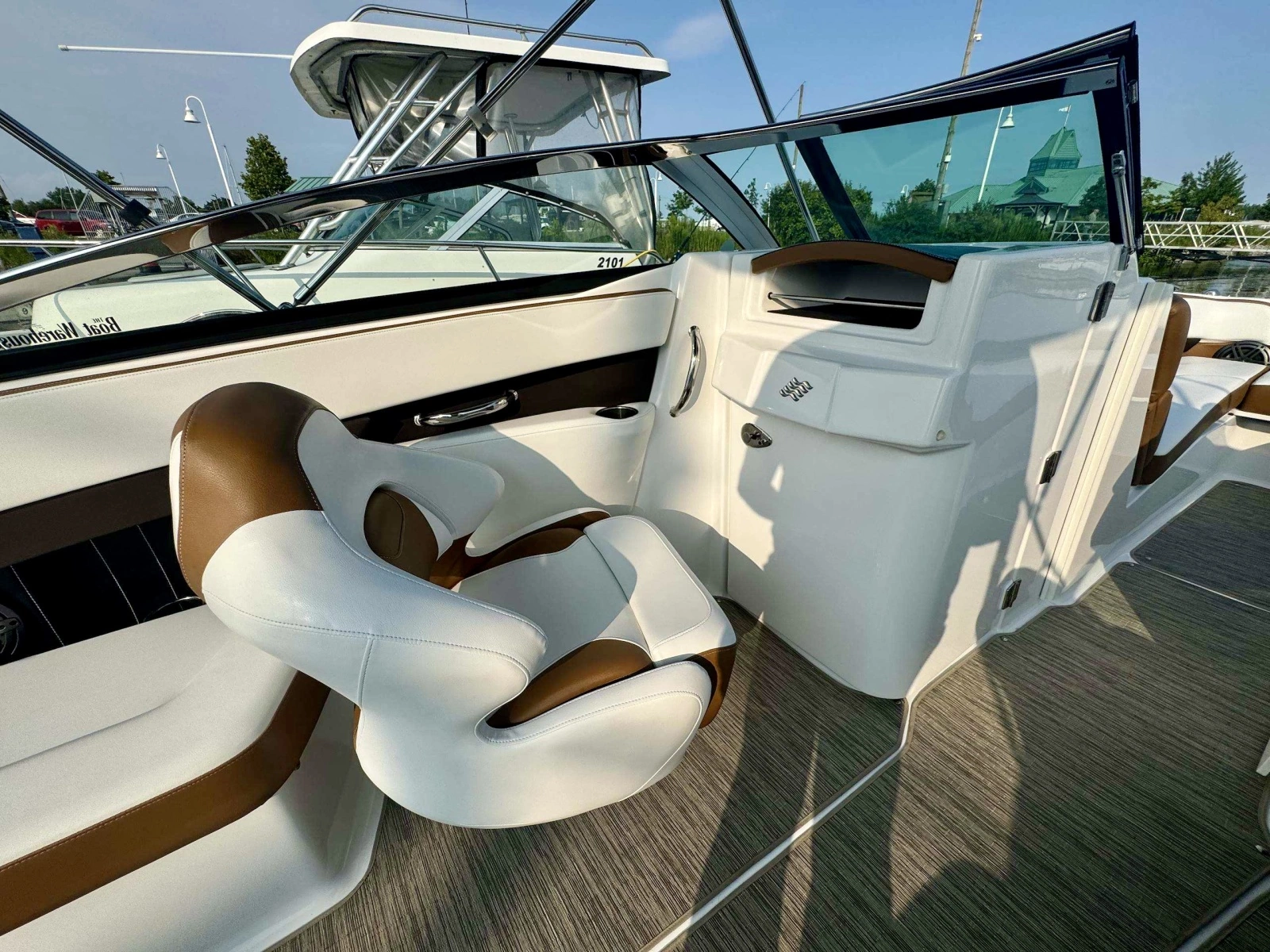 2022 Four Winns H260