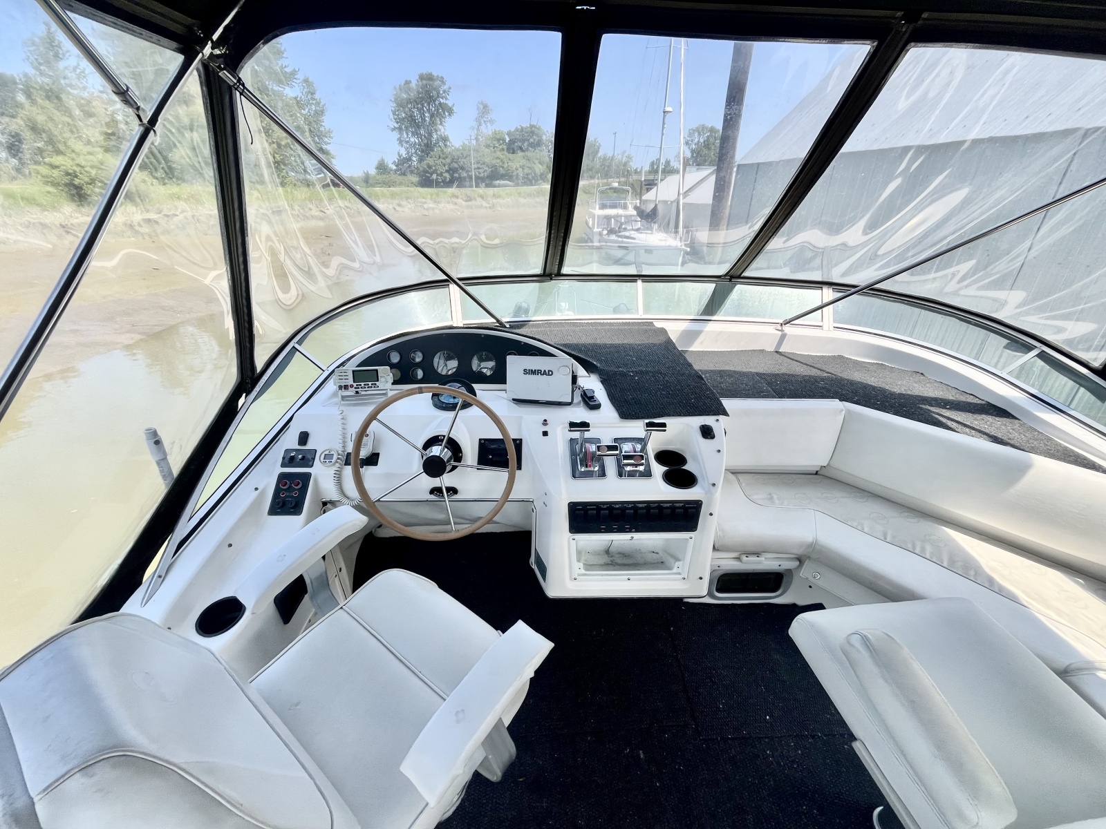 1996 Bayliner 3988 39