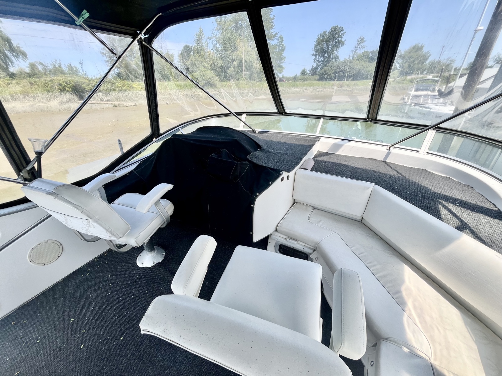 1996 Bayliner 3988 39
