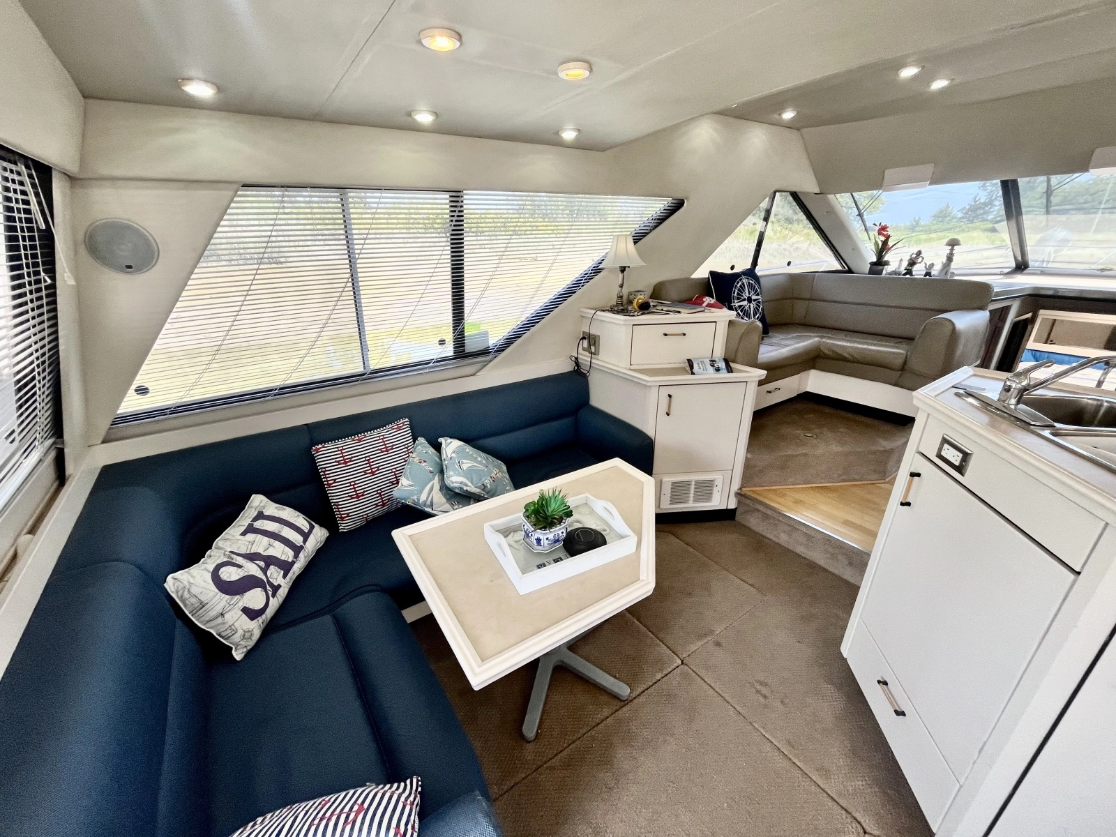 1996 Bayliner 3988 39