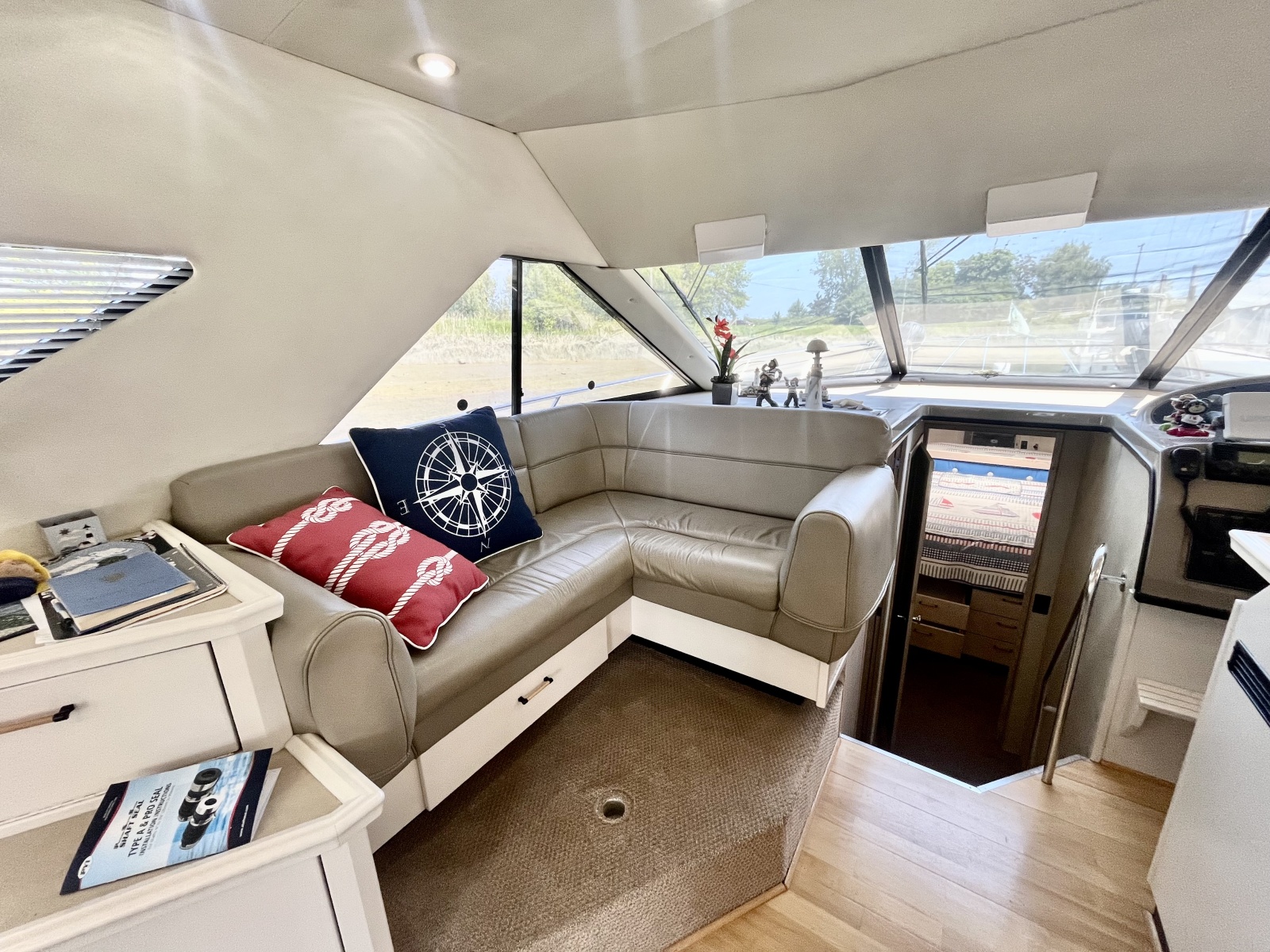 1996 Bayliner 3988 39
