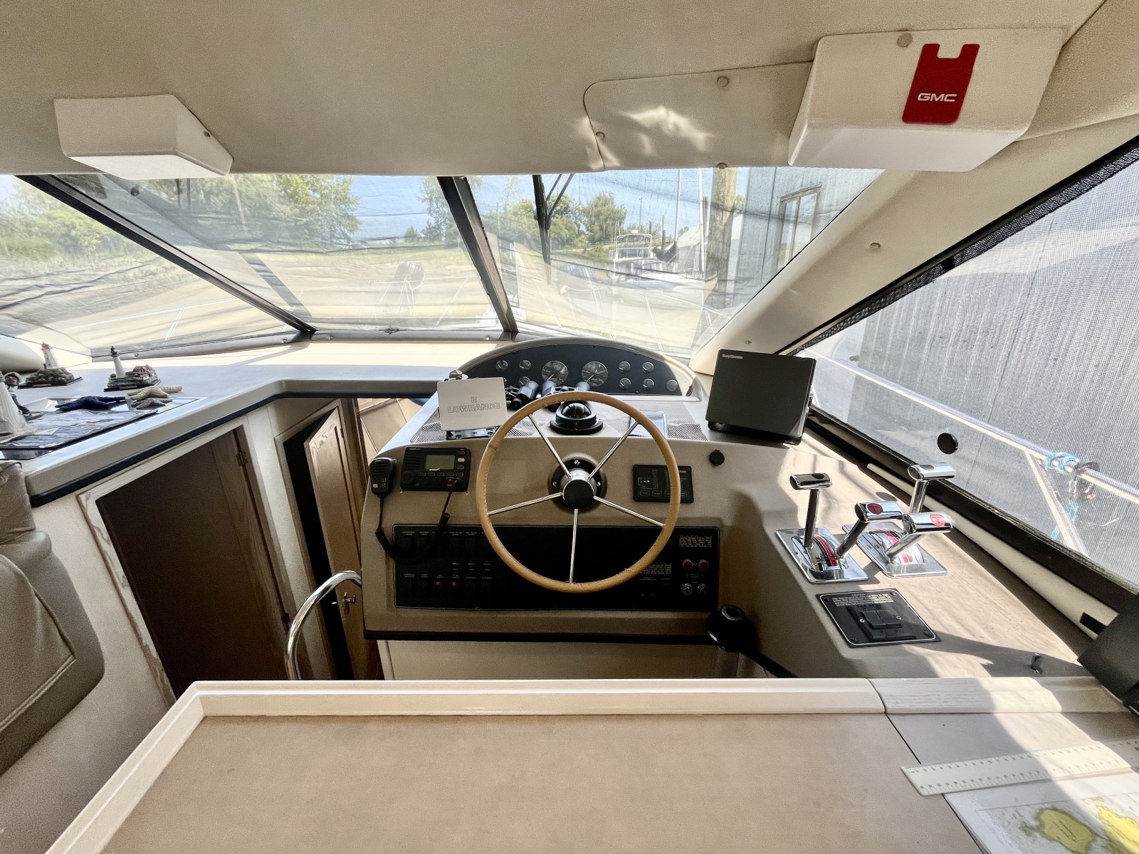 1996 Bayliner 3988 39