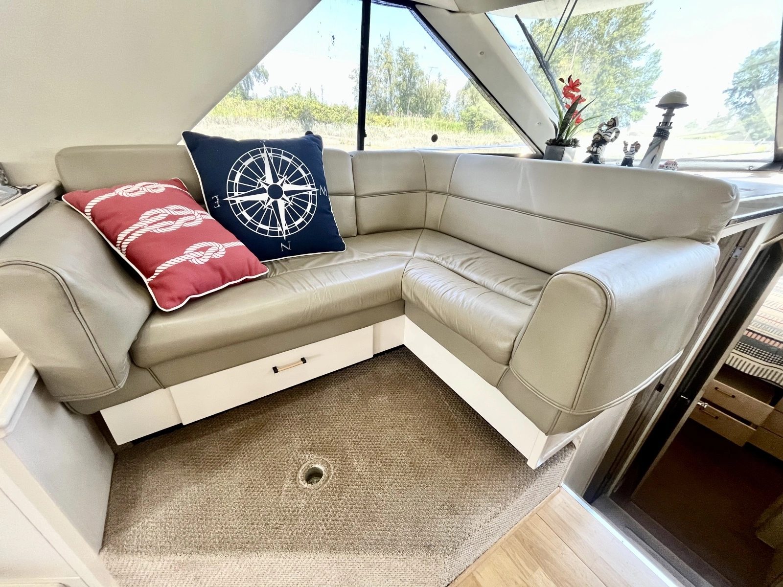 1996 Bayliner 3988 39