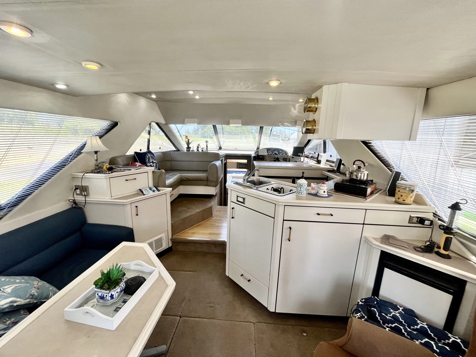 1996 Bayliner 3988 39