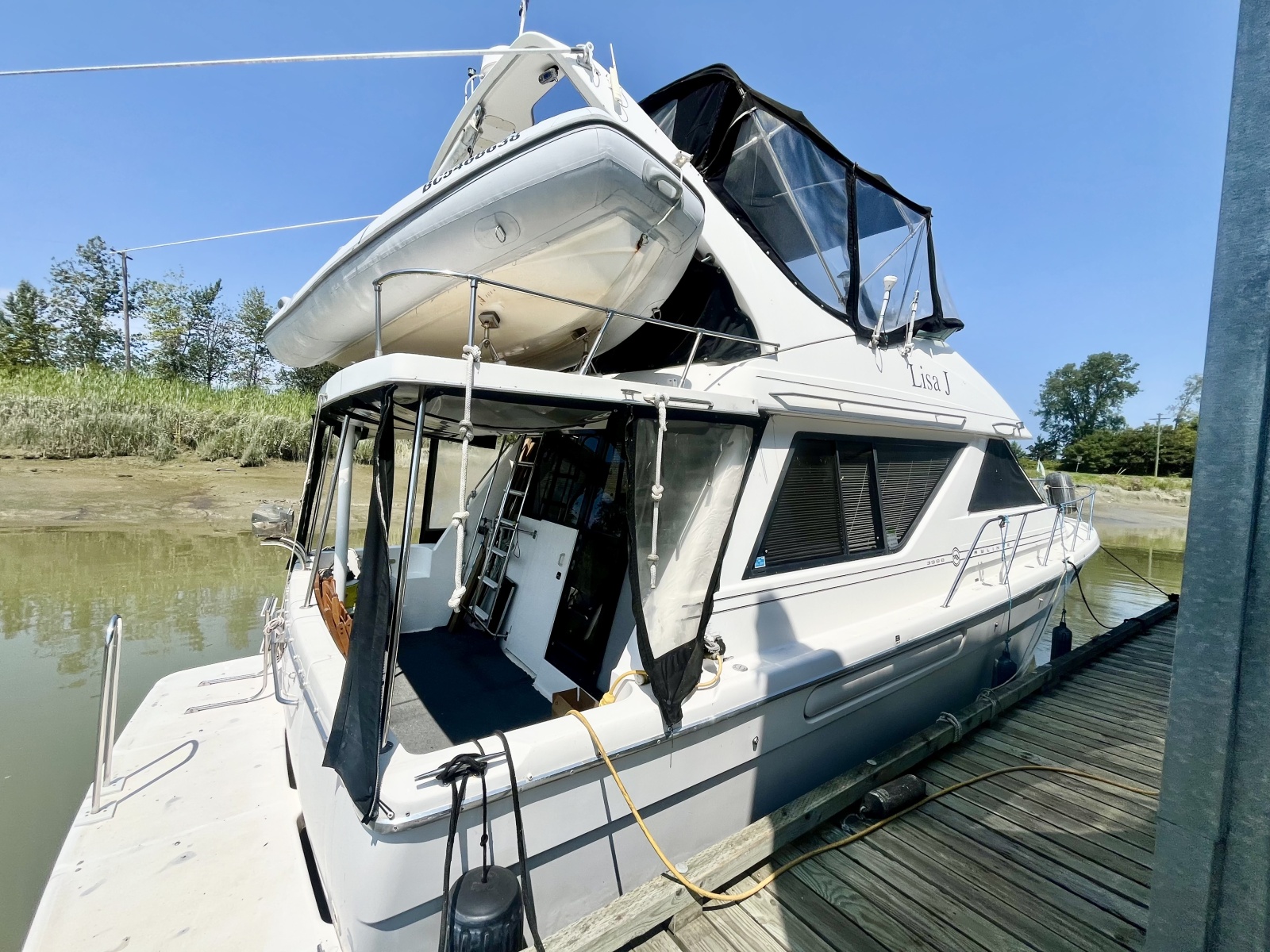 1996 Bayliner 3988 39