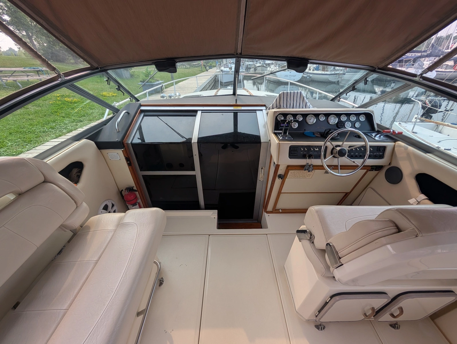 1986 Sea Ray 300 Weekender 30