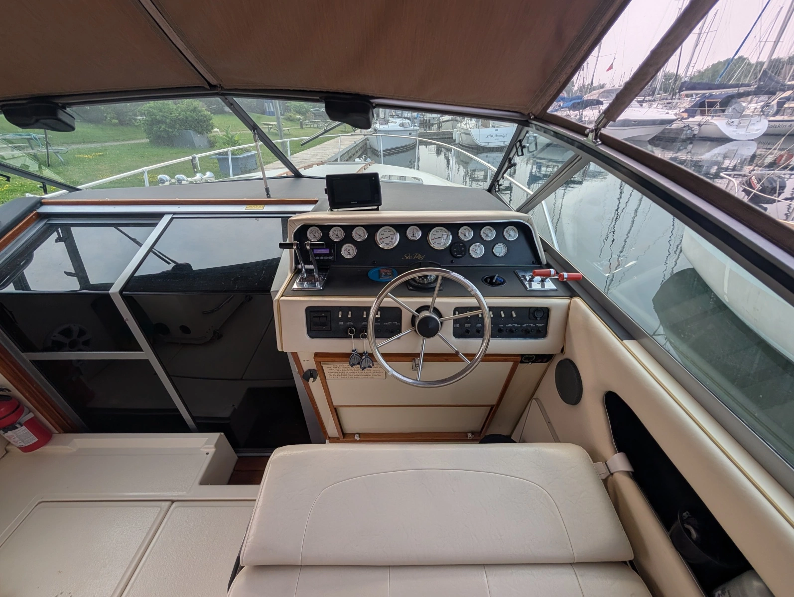 1986 Sea Ray 300 Weekender 30
