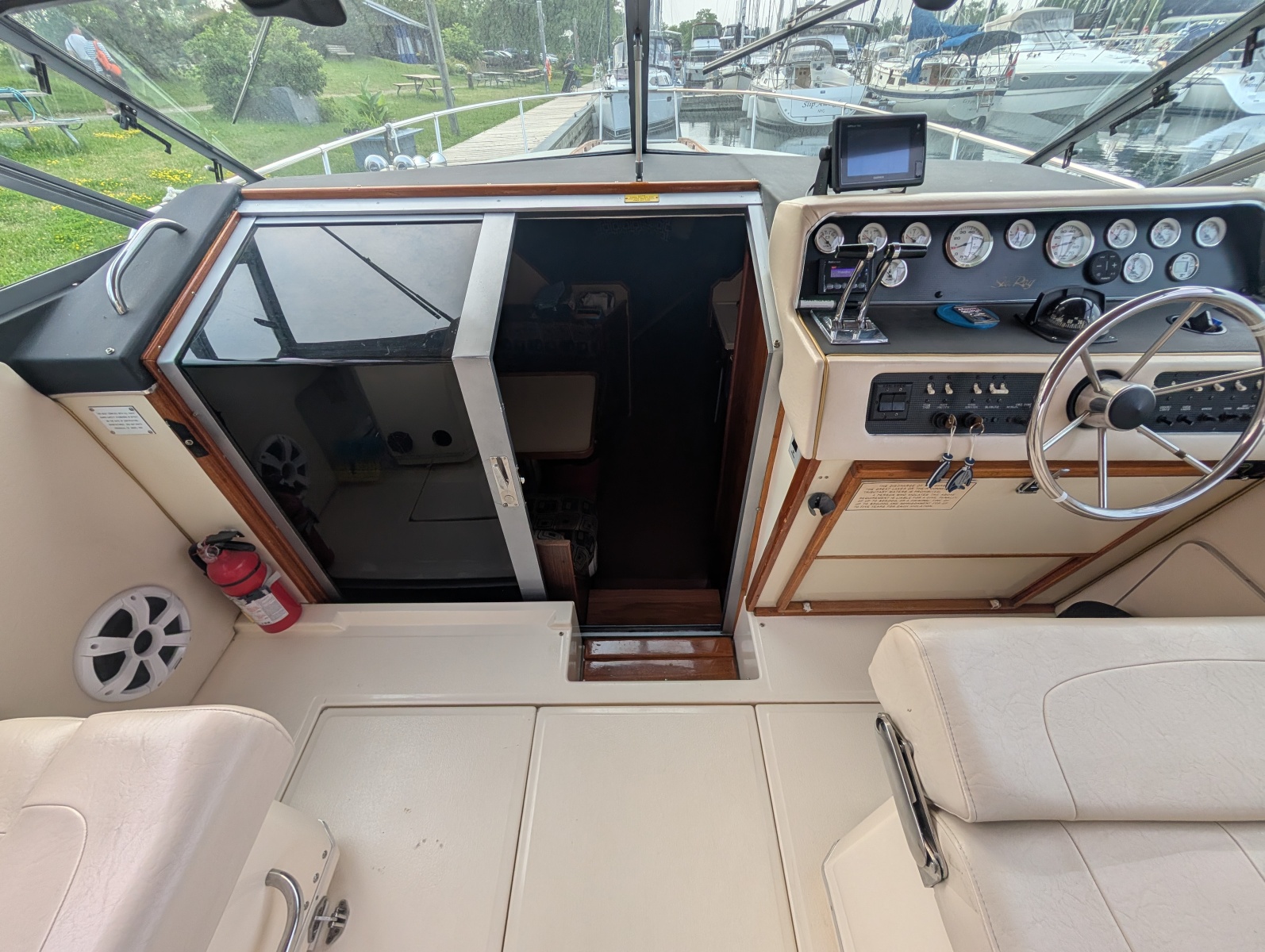 1986 Sea Ray 300 Weekender 30