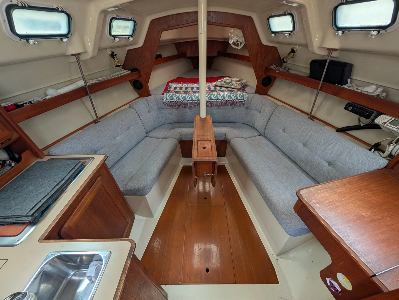 1990 Hunter 28