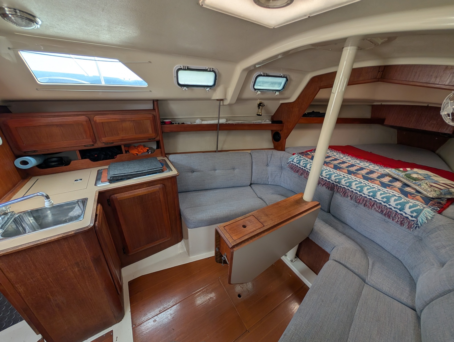 1990 Hunter 28