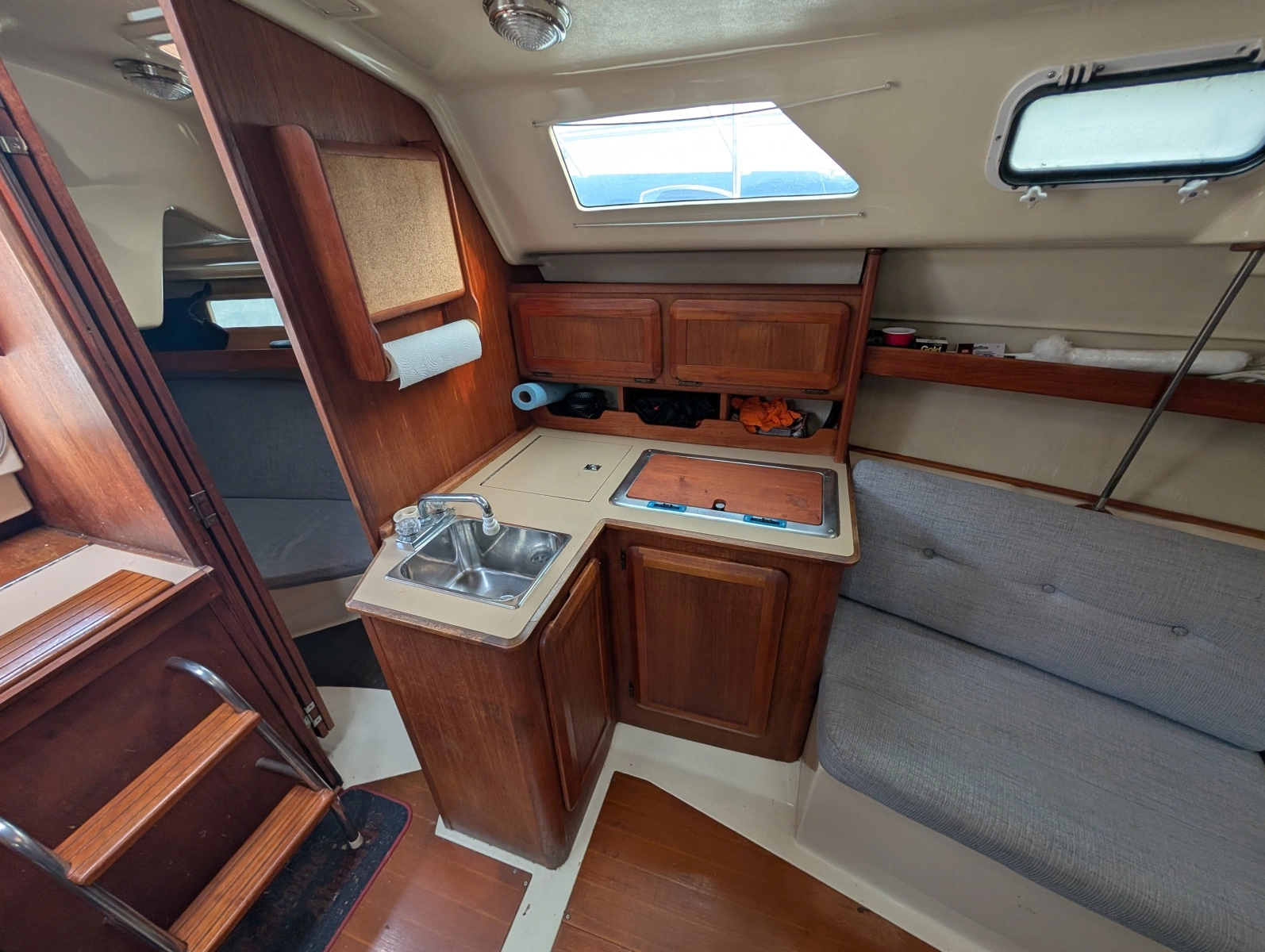 1990 Hunter 28