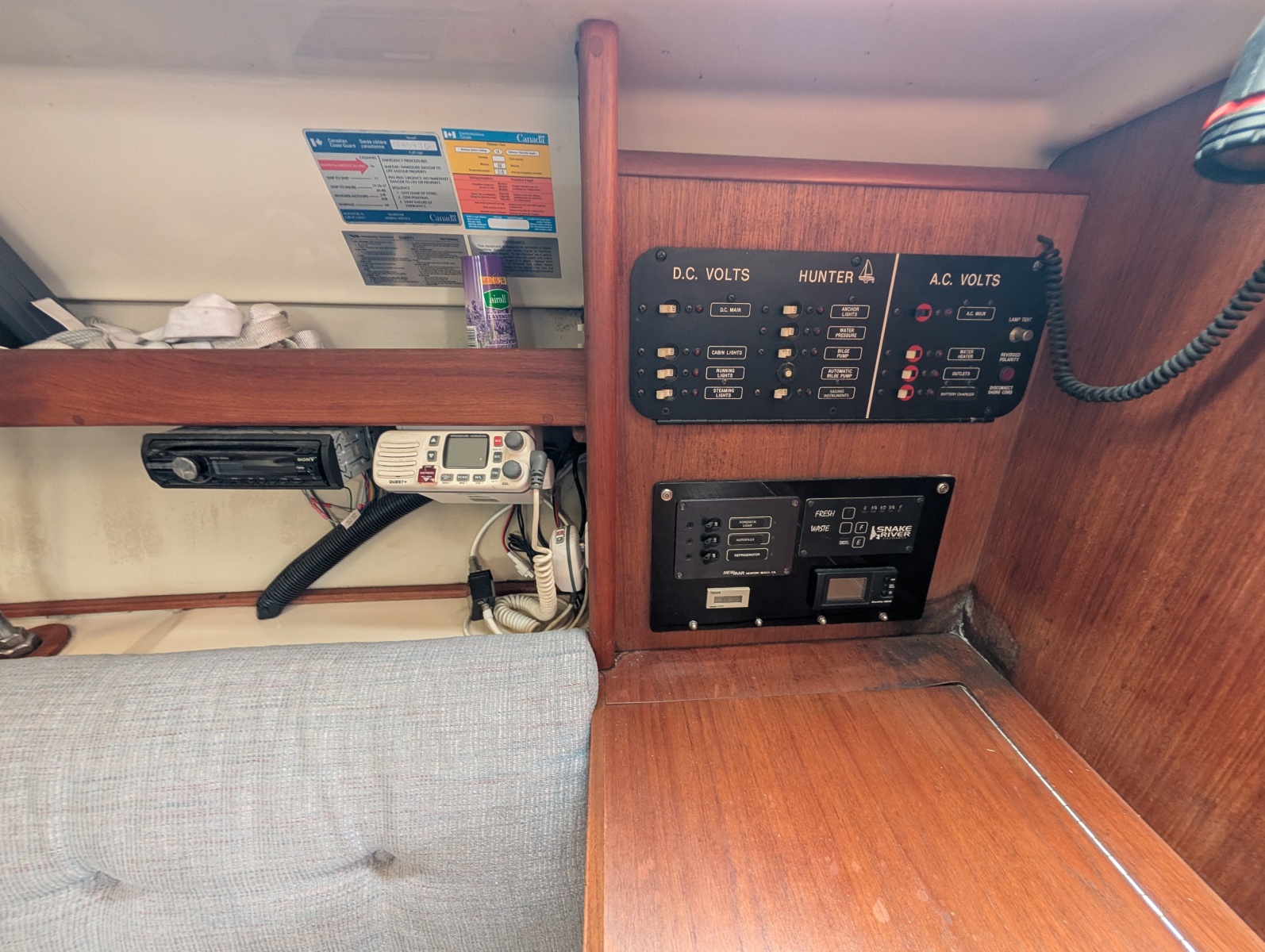 1990 Hunter 28