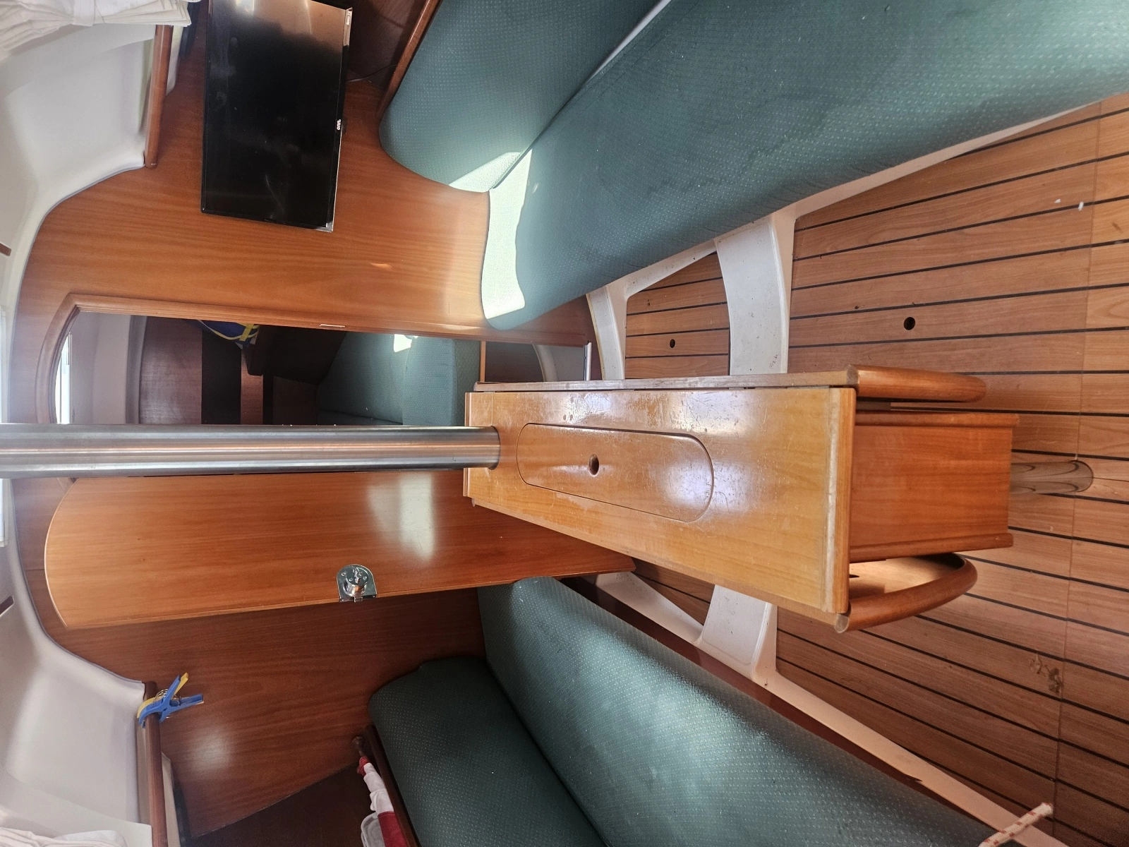 2003 Beneteau 311 31