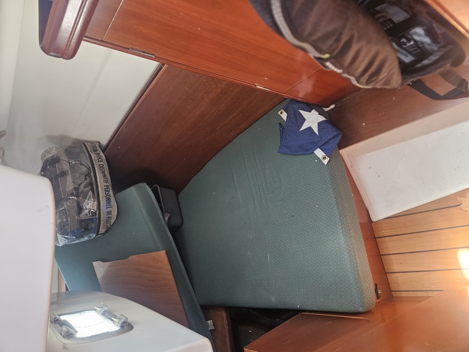 2003 Beneteau 311 31