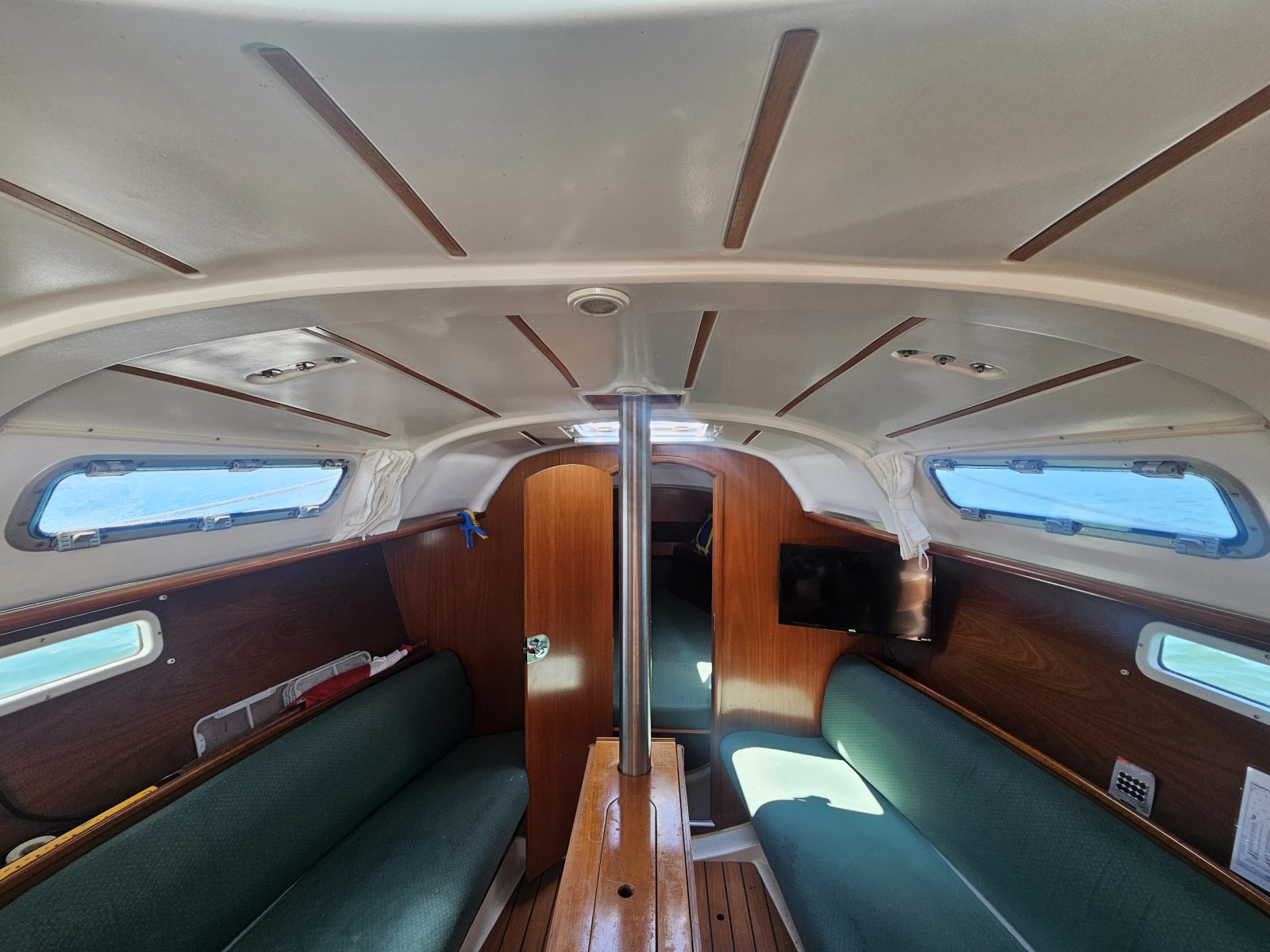 2003 Beneteau 311 31