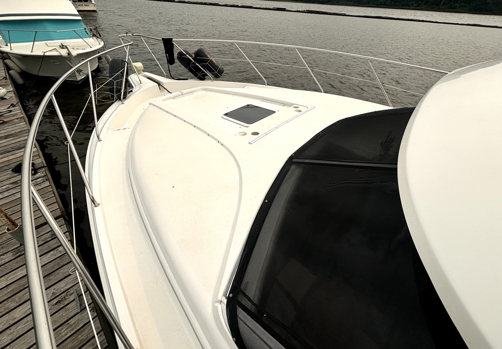 2000 Silverton 422 Motor Yacht