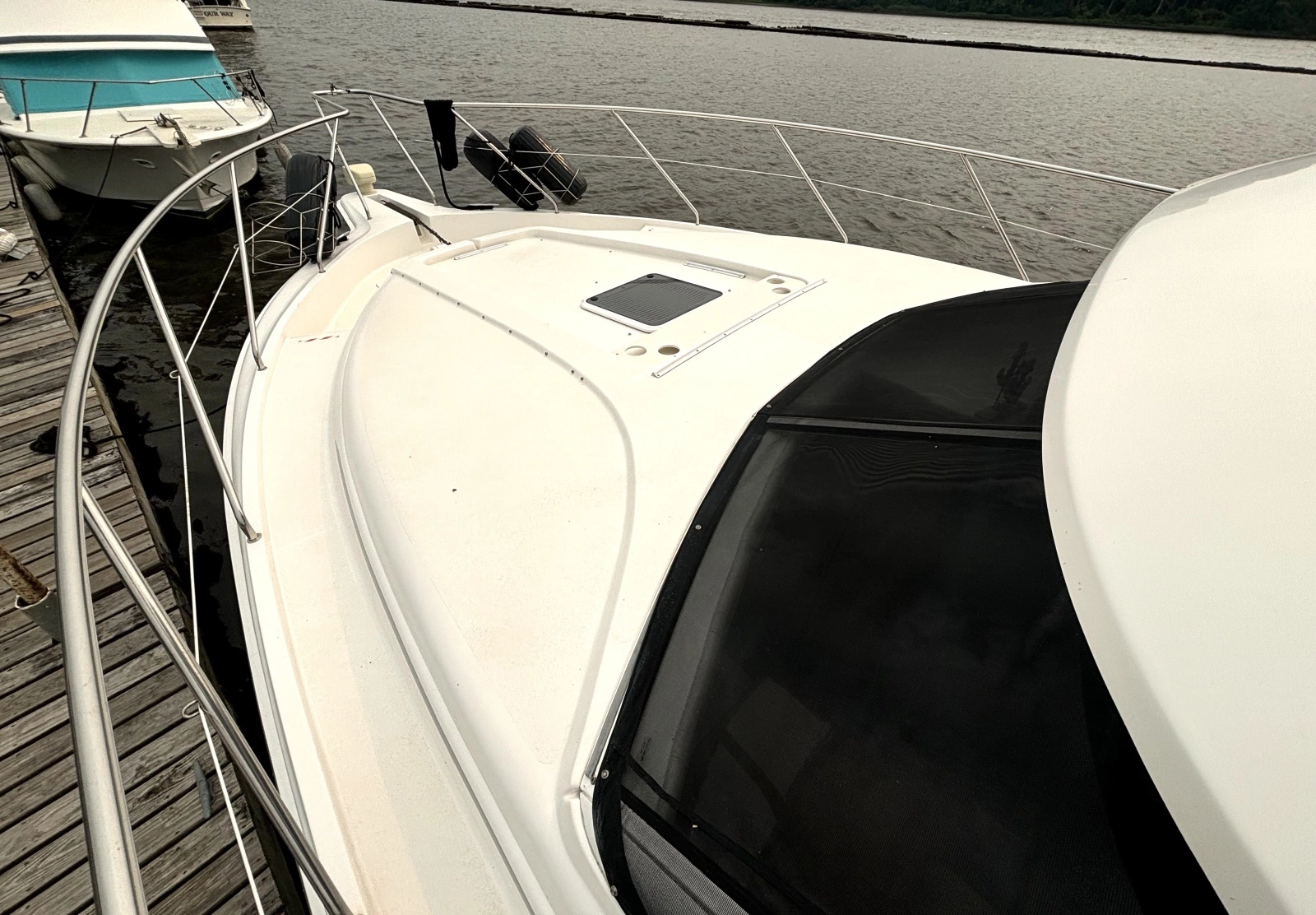 2000 Silverton 422 Motor Yacht