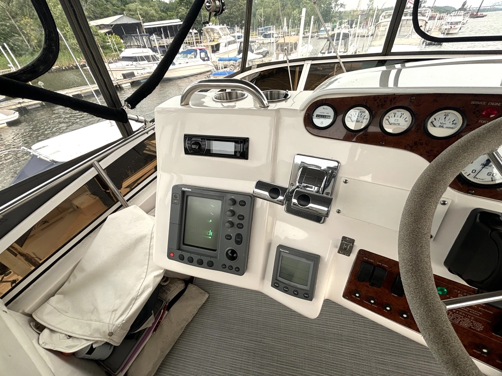 2000 Silverton 422 Motor Yacht