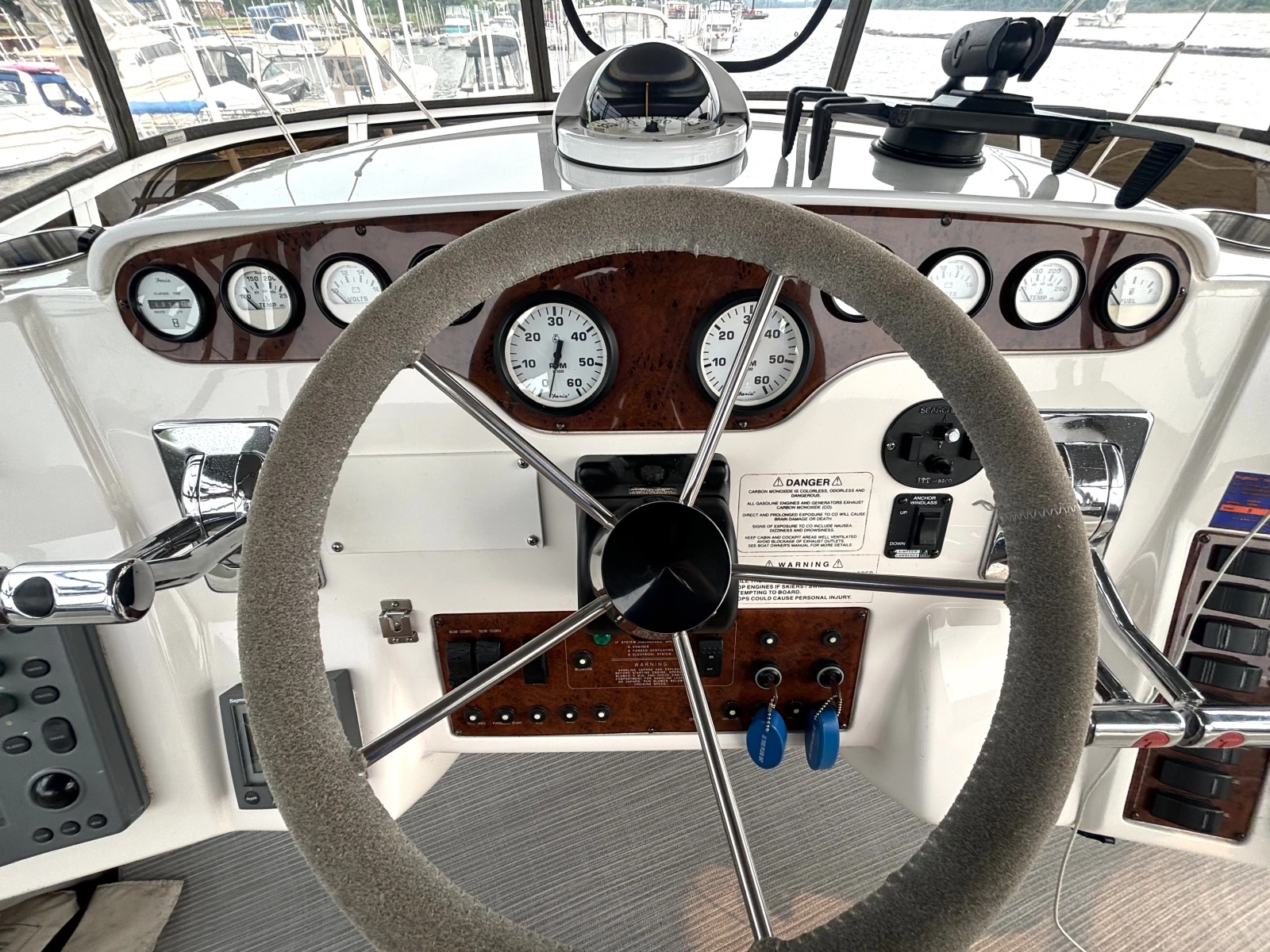 2000 Silverton 422 Motor Yacht