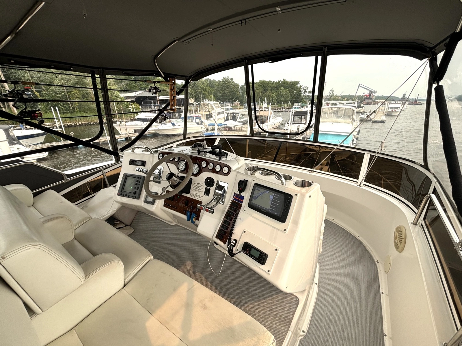 2000 Silverton 422 Motor Yacht