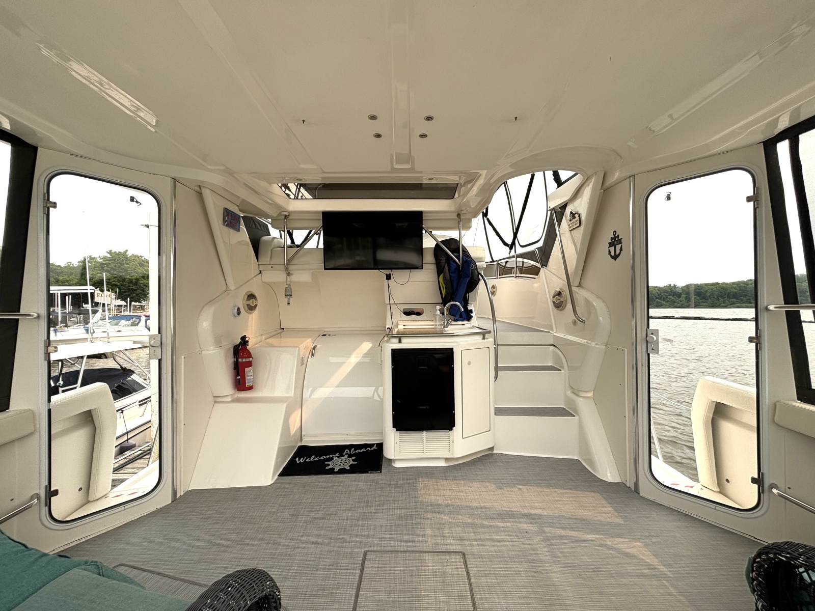 2000 Silverton 422 Motor Yacht