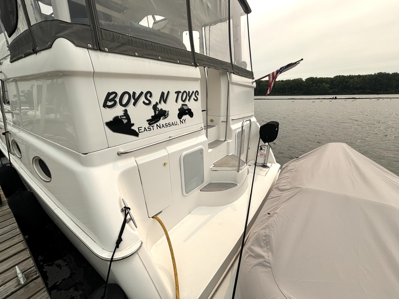 2000 Silverton 422 Motor Yacht