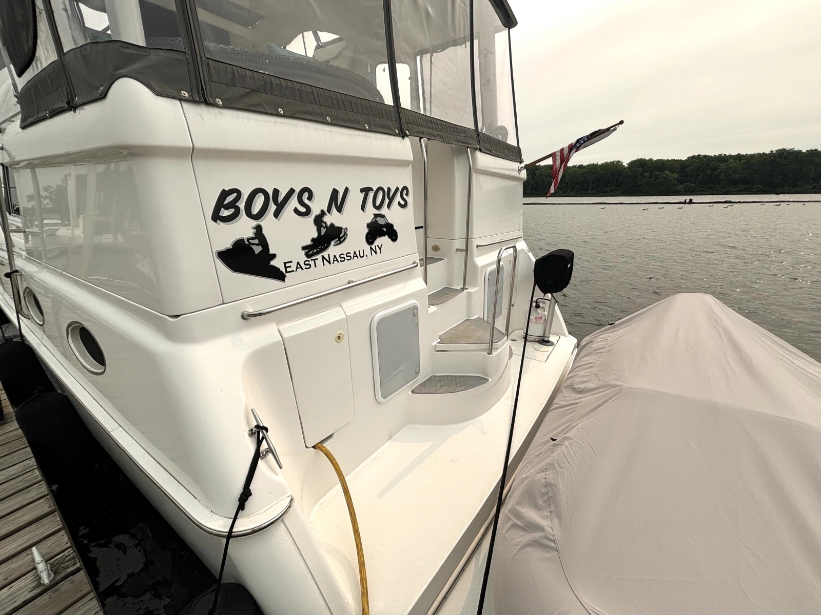 2000 Silverton 422 Motor Yacht