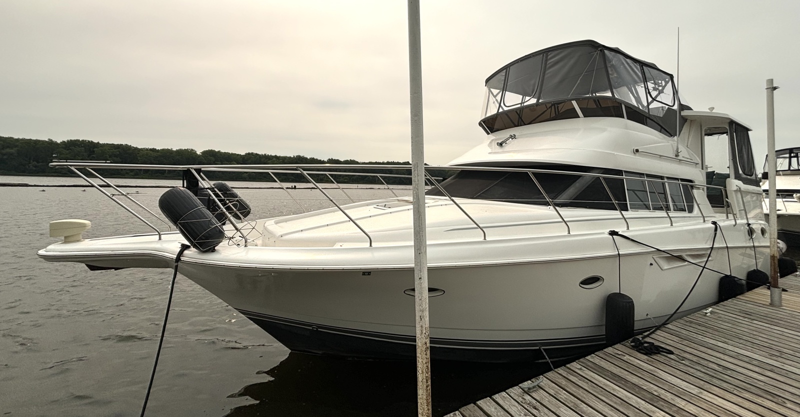2000 Silverton 422 Motor Yacht