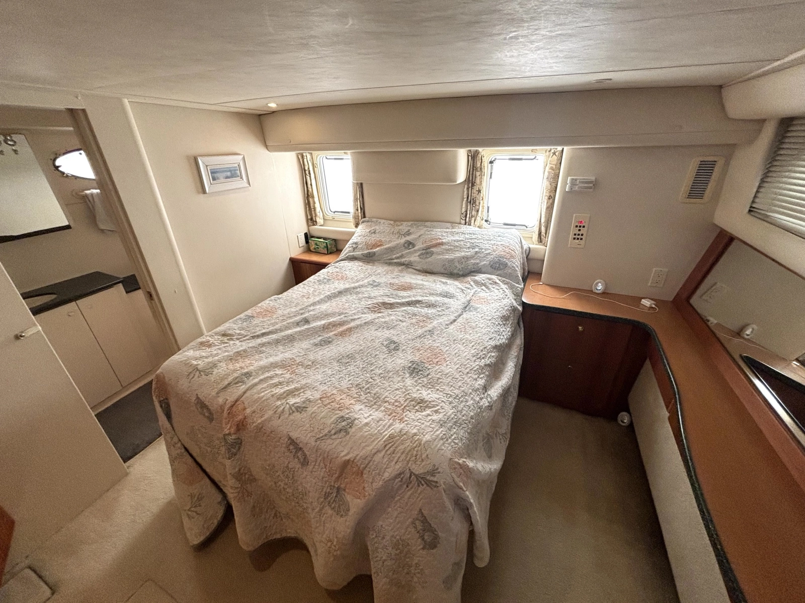 2000 Silverton 422 Motor Yacht