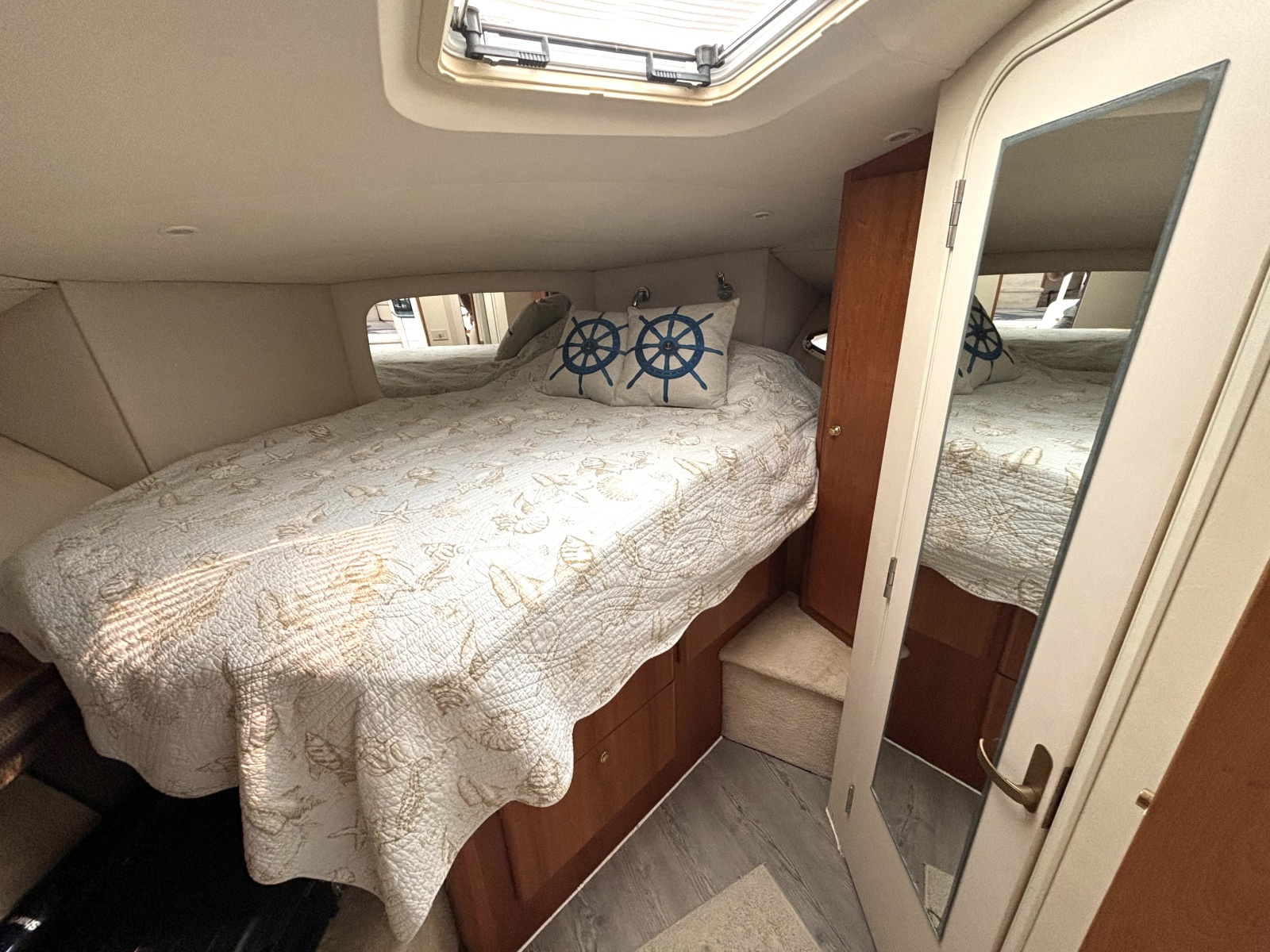 2000 Silverton 422 Motor Yacht