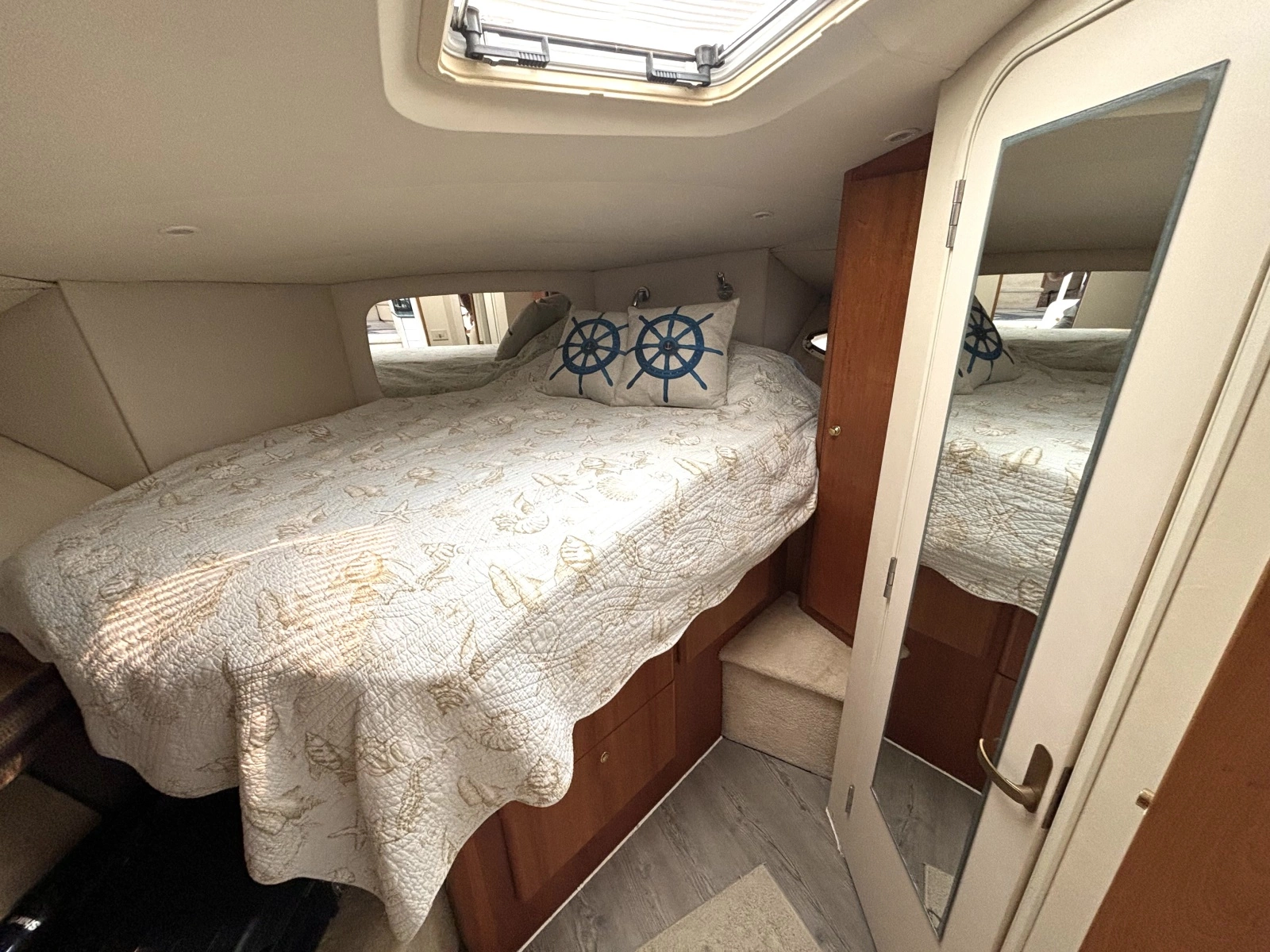 2000 Silverton 422 Motor Yacht