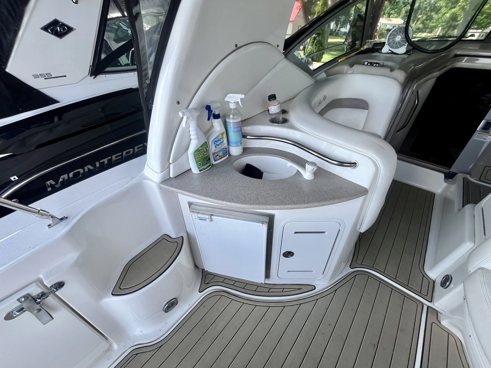 2003 Sea Ray 320 Sundancer