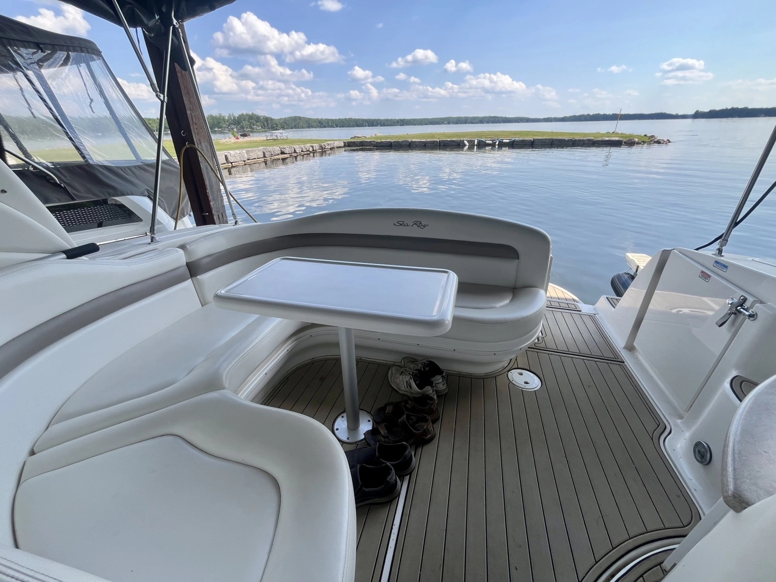 2003 Sea Ray 320 Sundancer