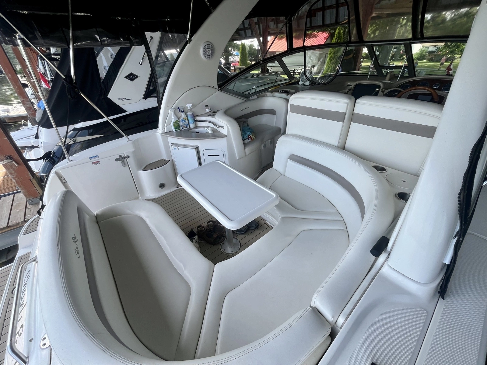 2003 Sea Ray 320 Sundancer