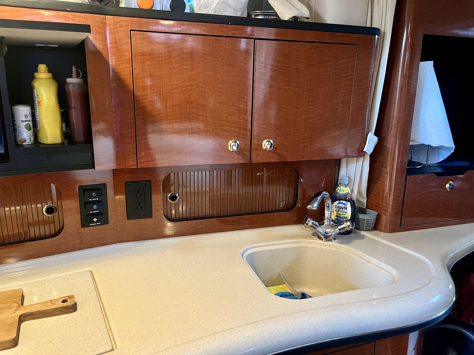 2003 Sea Ray 320 Sundancer