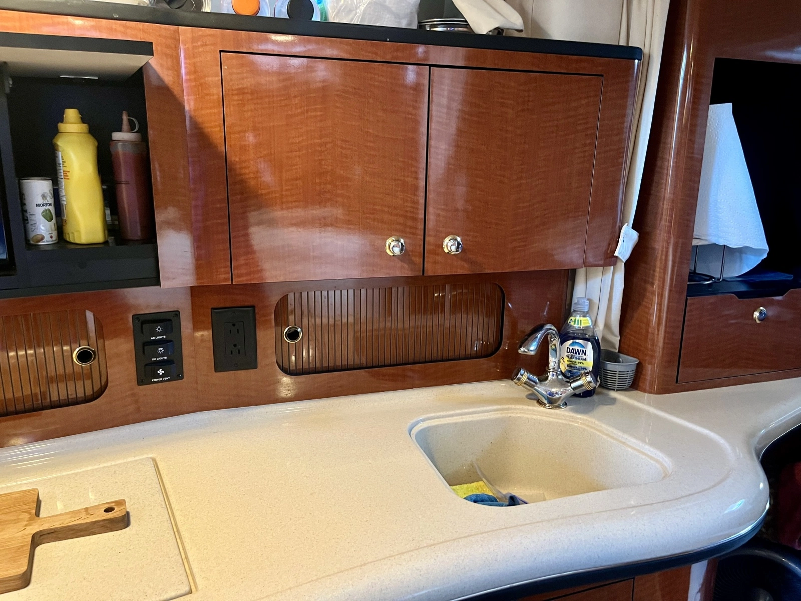 2003 Sea Ray 320 Sundancer
