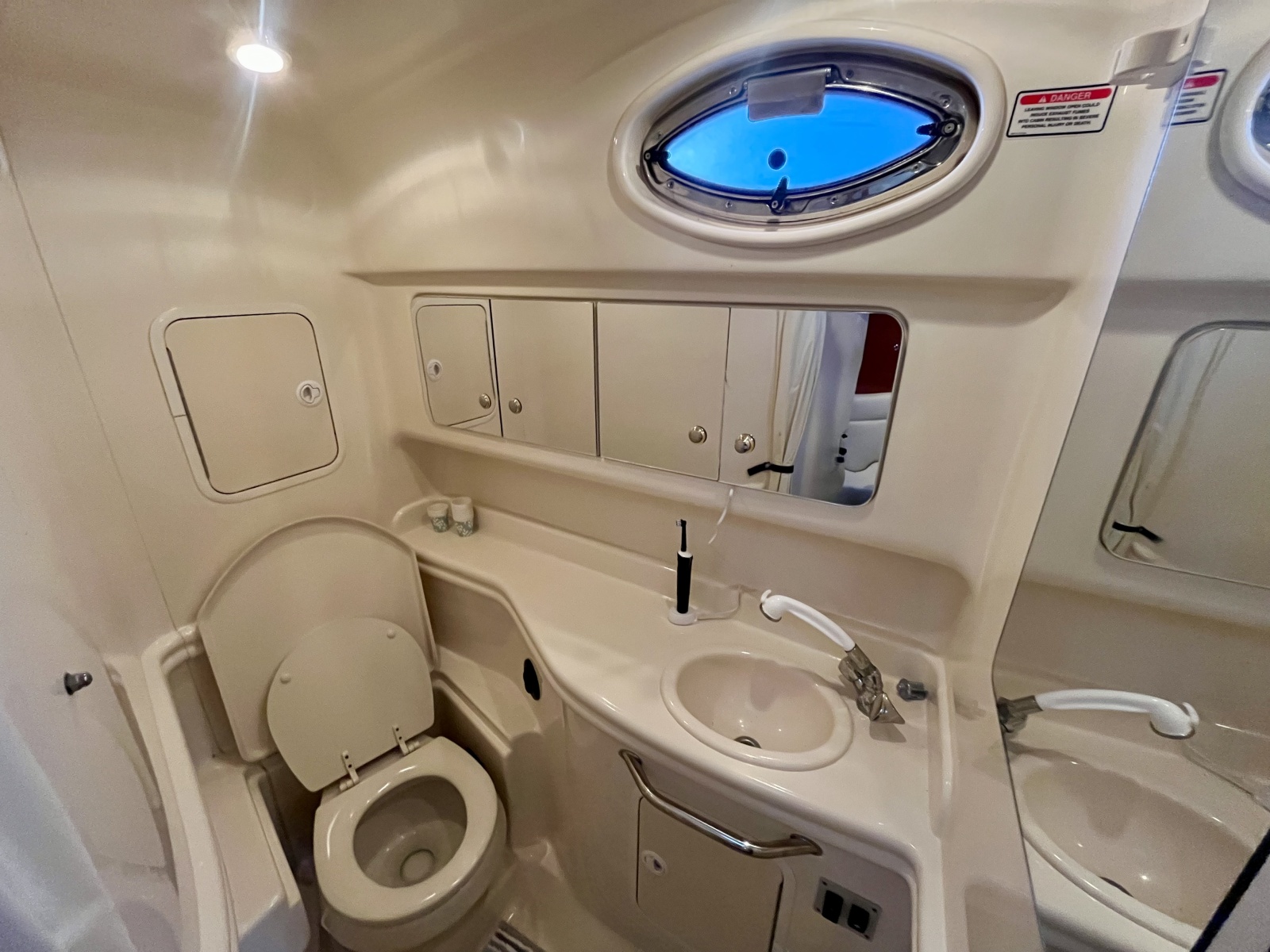 2003 Sea Ray 320 Sundancer